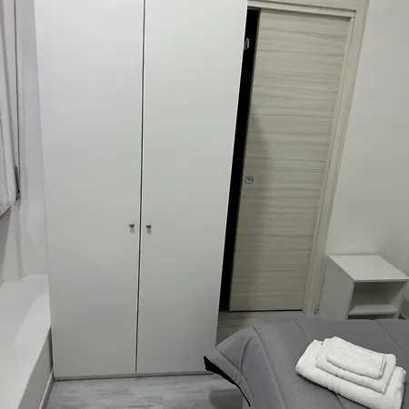 Henry Luxury Guest house *